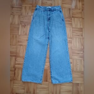 Denim Forum Light Blue High Rise Jeans.Size 27